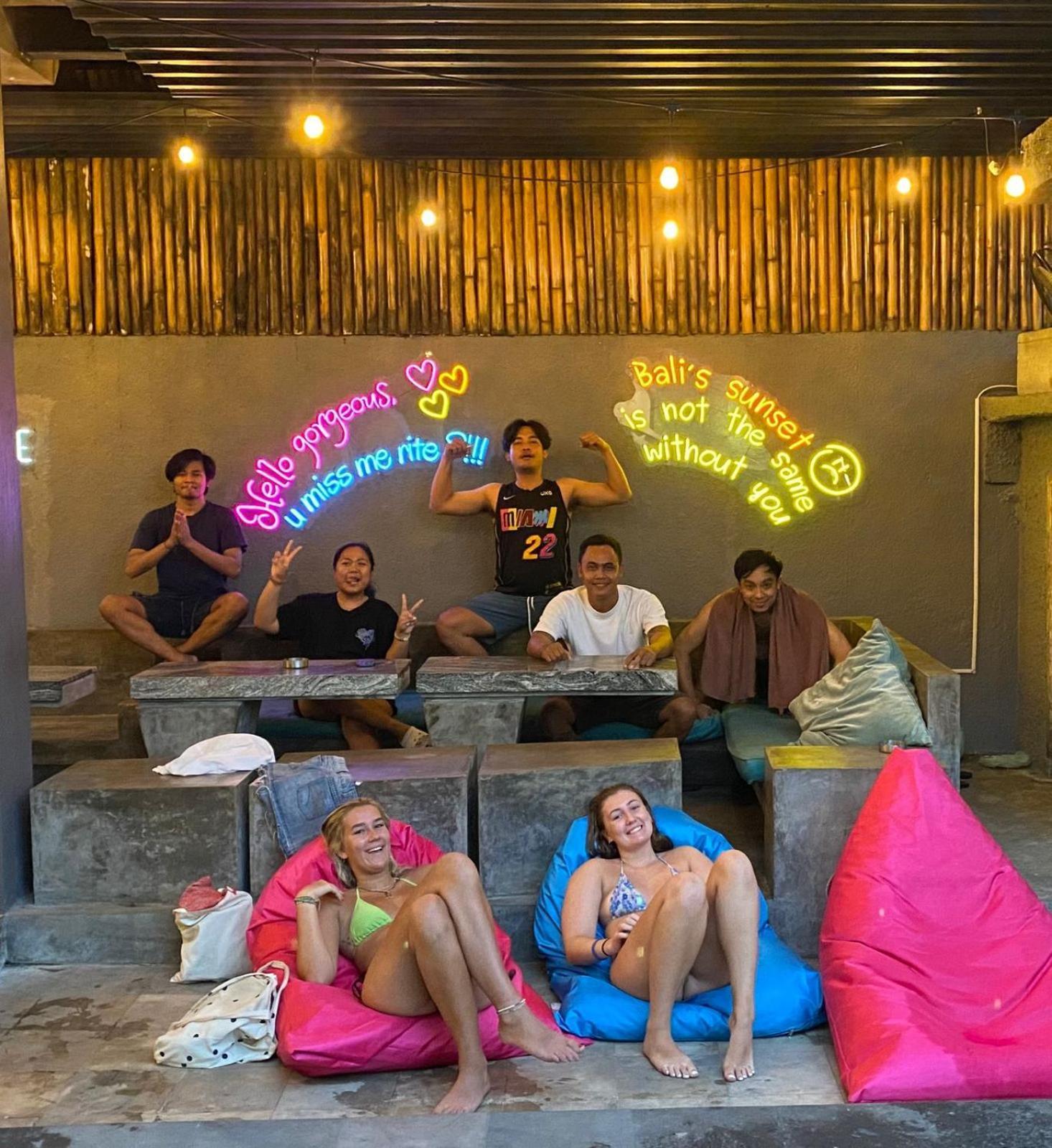 Stellar Capsules Hostel Seminyak  Ngoại thất bức ảnh Foreign tourists in Bali