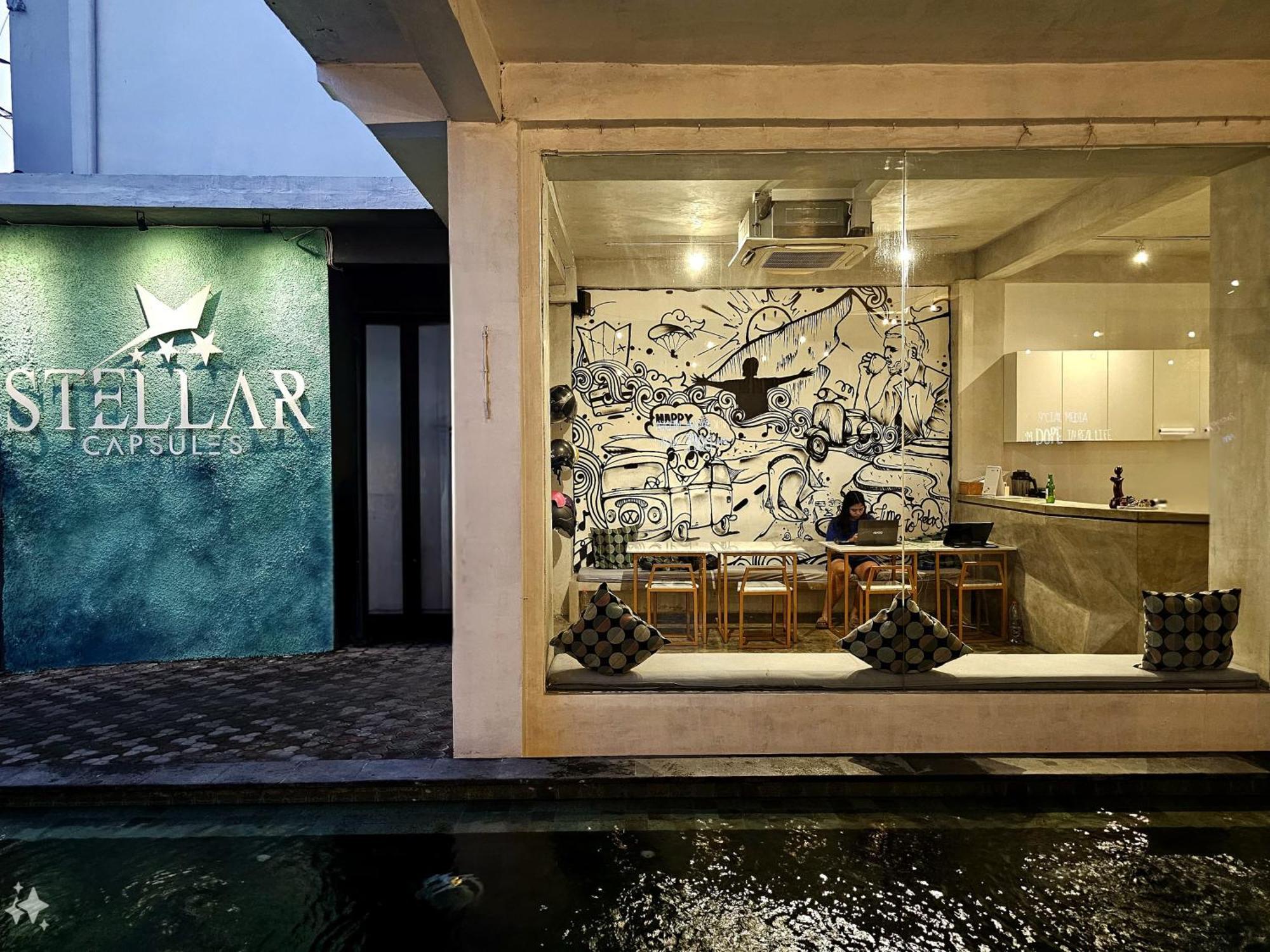 Stellar Capsules Hostel Seminyak  Ngoại thất bức ảnh Stellar Coffee