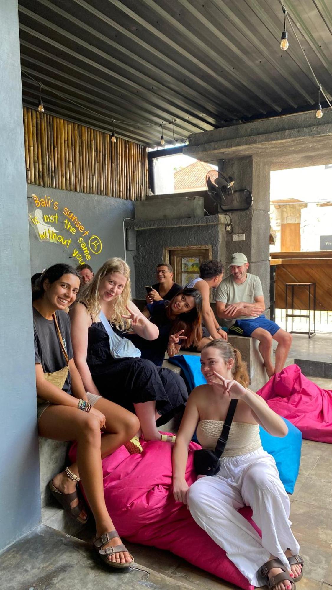Stellar Capsules Hostel Seminyak  Ngoại thất bức ảnh Foreign tourists in Bali